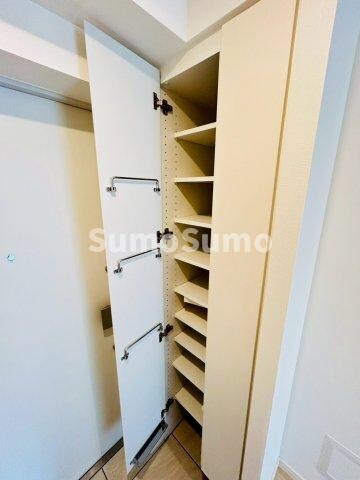 物件内観写真14　(ちょっとした収納スペースも充実しています)