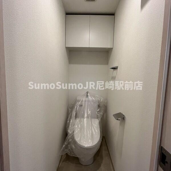 トイレ(落ち着いた色調のトイレです)