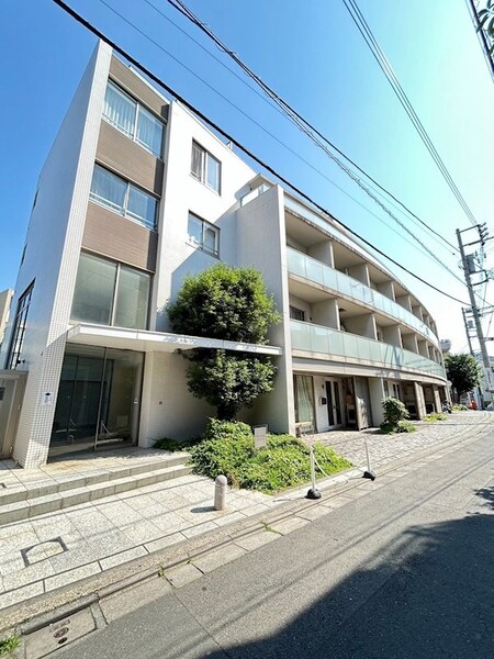 ストーリア神宮前外観写真