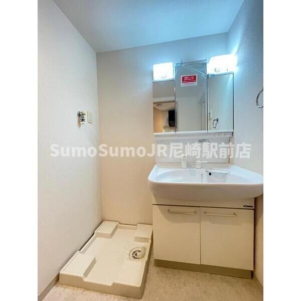 独立洗面台(独立洗面台で身支度をすべて済ませてしまいましょう)