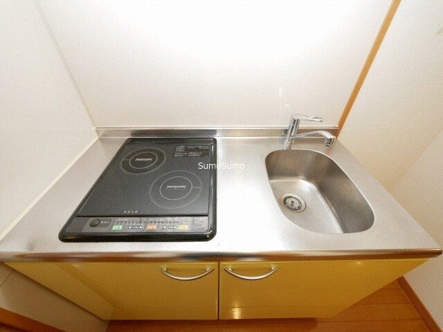 物件内観写真7　(コンパクトなキッチンで掃除もラクラク)