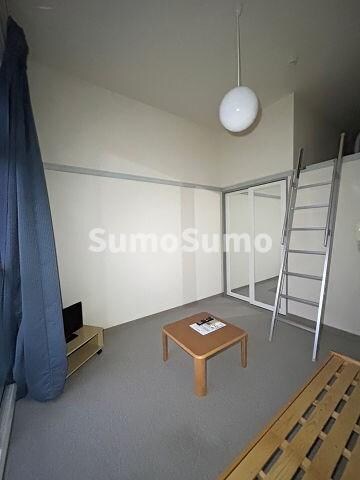 物件内観写真15　(ゆったりとした居間です)