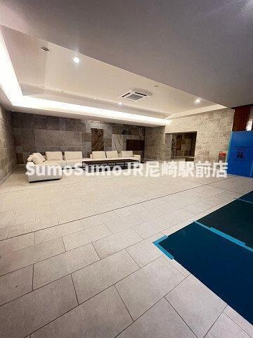 物件外観写真2　(ロビーです)