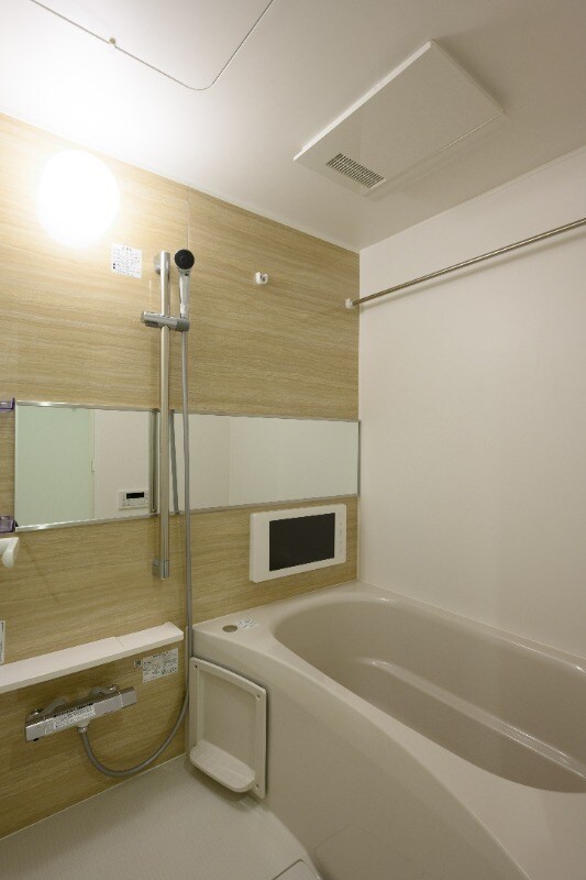 物件内観写真8　(お風呂です)