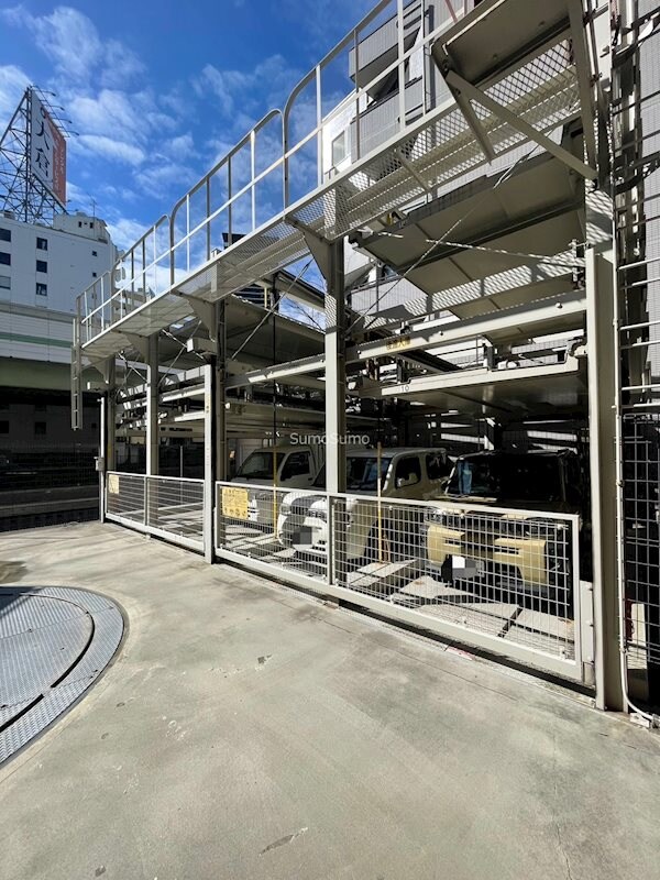 駐車場(車をお持ちの方に嬉しい駐車場付きの物件です)
