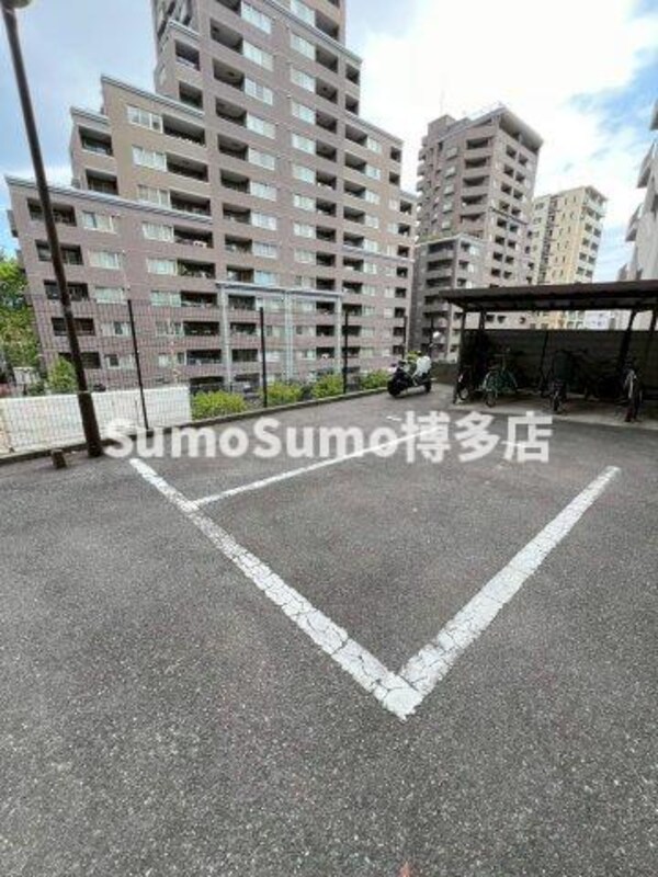 駐車場(駐車場です)