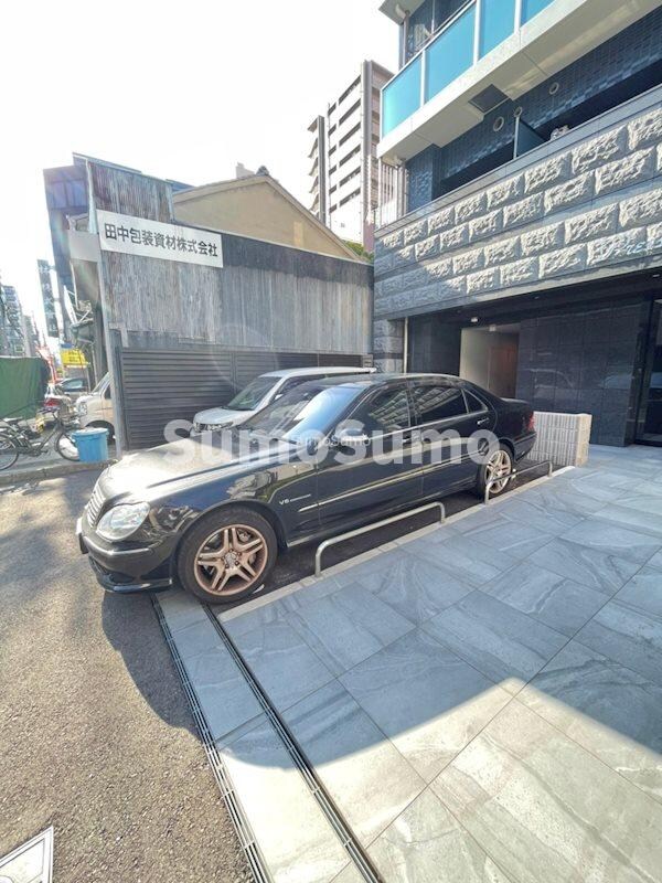 駐車場(駐車場があるので、車を買う予定の方も安心です)