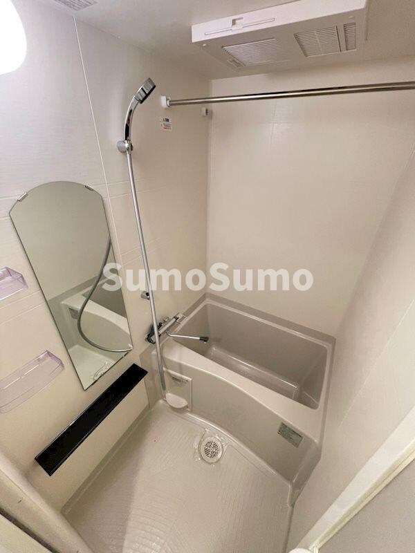 浴室(コンパクトで使いやすいお風呂です)