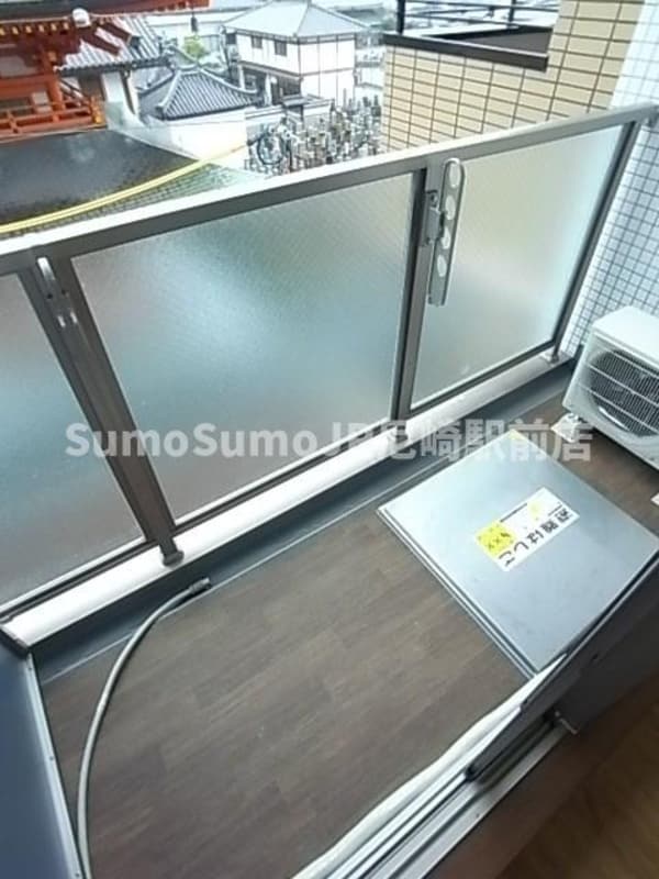 バルコニー(外からの目が気にならないバルコニーで洗濯物が干せます)