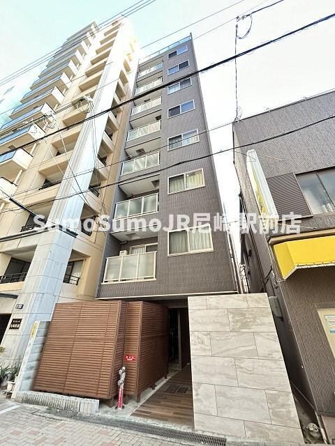 物件外観写真3　(落ち着いた雰囲気の外観です)