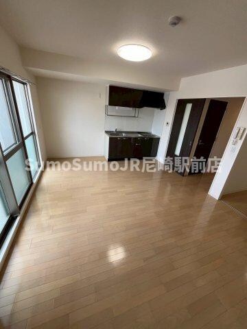 物件内観写真7　(使いやすいリビングです)