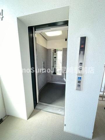 物件外観写真4　(落ち着いた雰囲気の外観です)