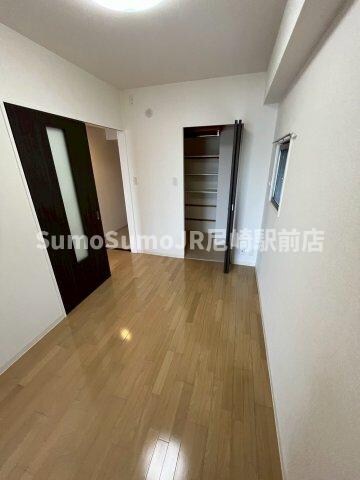 物件内観写真9　(使い勝手のいい寝室です)