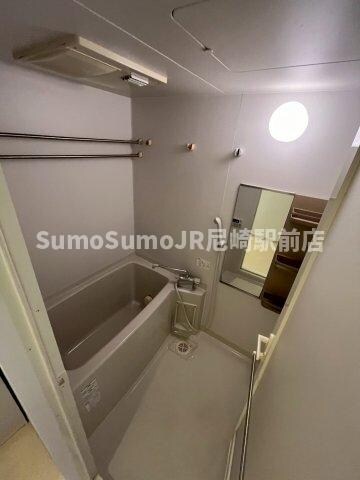 物件内観写真10　(コンパクトで使いやすいお風呂です)