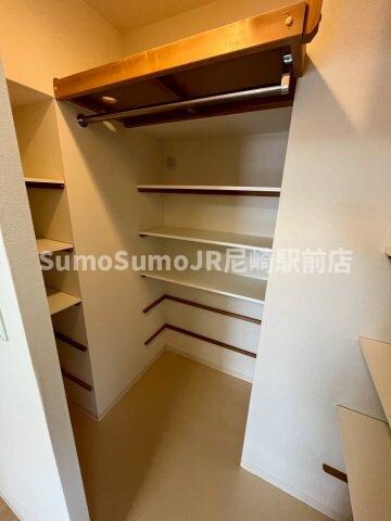 物件内観写真15　(収納豊富です)