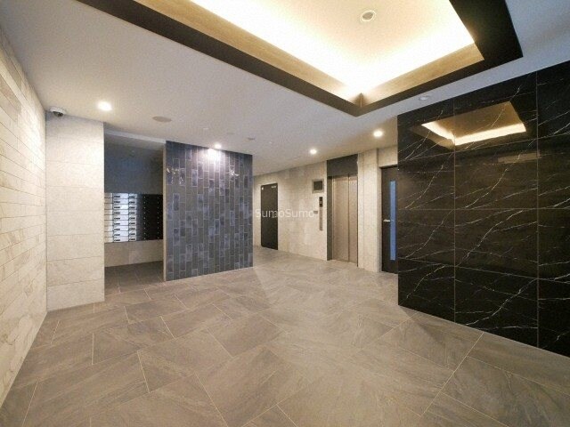 物件外観写真3　(ロビーです)