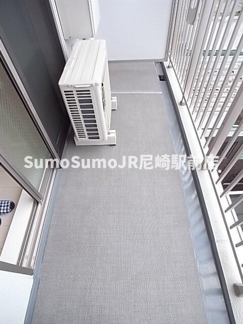 物件内観写真8　(お洗濯にも便利なバルコニー付き)