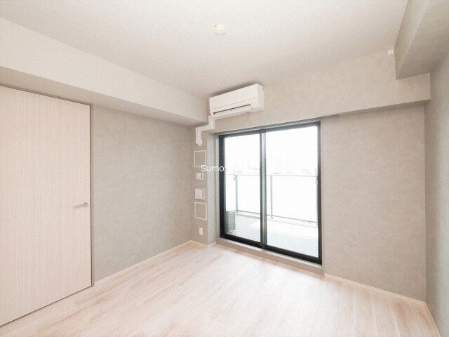 物件内観写真7　(ゆったり過ごせる居間です)