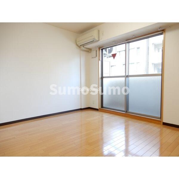 物件内観写真4　(リビングです)