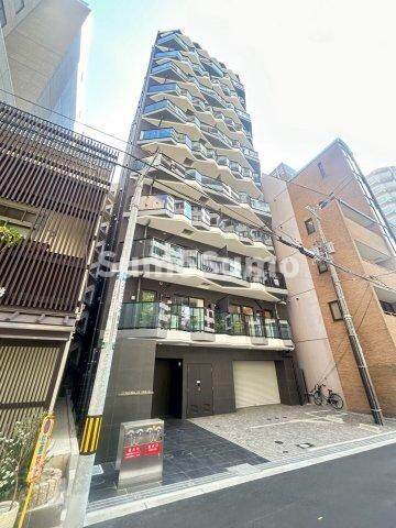 物件外観写真1　(外観は落ち着いています)