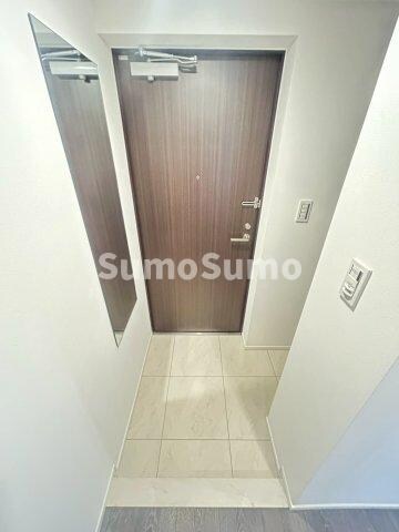 物件内観写真3　(シンプルで使いやすい玄関です)
