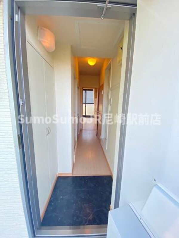 玄関(毎日通る玄関はこちらです)