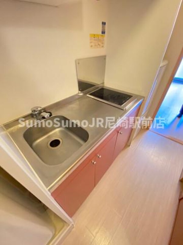 キッチン(コンパクトなキッチンで掃除もラクラク)