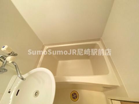 物件内観写真8　(日々の疲れを癒すお風呂付です)