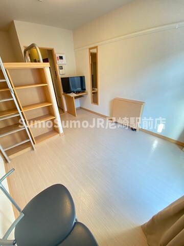 物件内観写真15　(ゆったり過ごせる居間です)