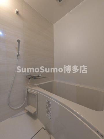 物件内観写真10　(日々の疲れを癒すお風呂付です)