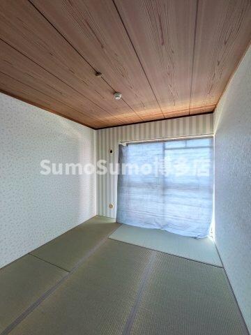 物件内観写真19　(畳の上でゆっくりとくつろげる和室です)