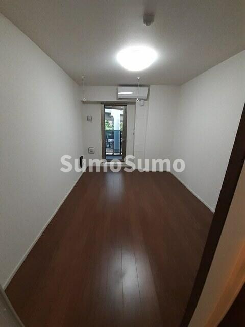 物件内観写真5　(使いやすい居間です)