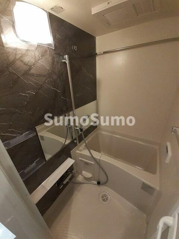 浴室(日々の疲れを癒すお風呂付です)