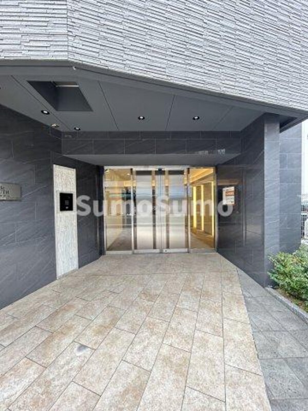 エントランス(落ち着いたエントランスです)