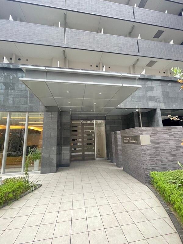 エントランス(建物の内部です)