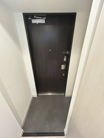 物件内観写真2　(ゆったりとした居間です)