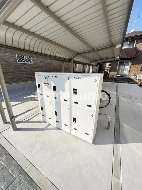 物件外観写真3　(便利な宅配ボックス完備♪)