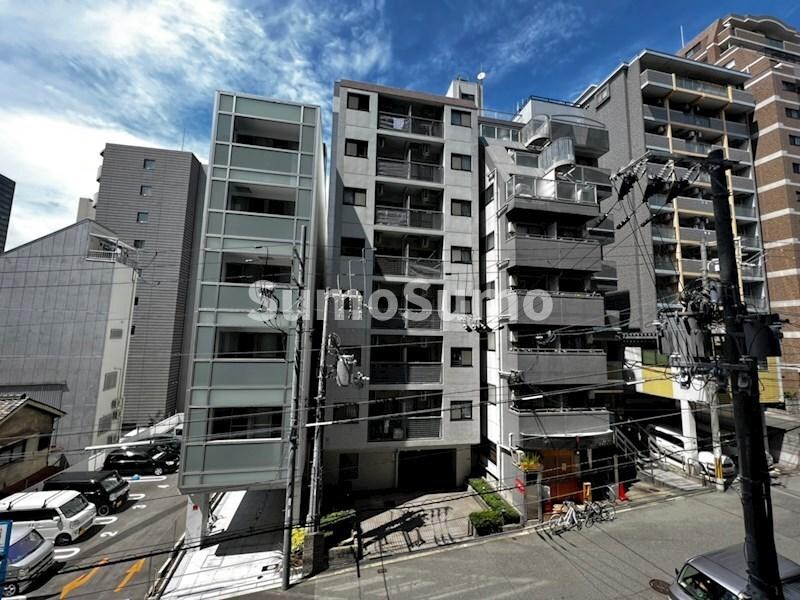 物件内観写真10　(開放的で明るい空間を演出してくれるバルコニーです)