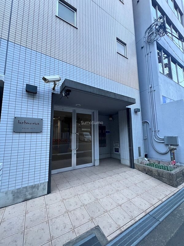 物件外観写真2　(毎日通るエントランスはこのようになっています)