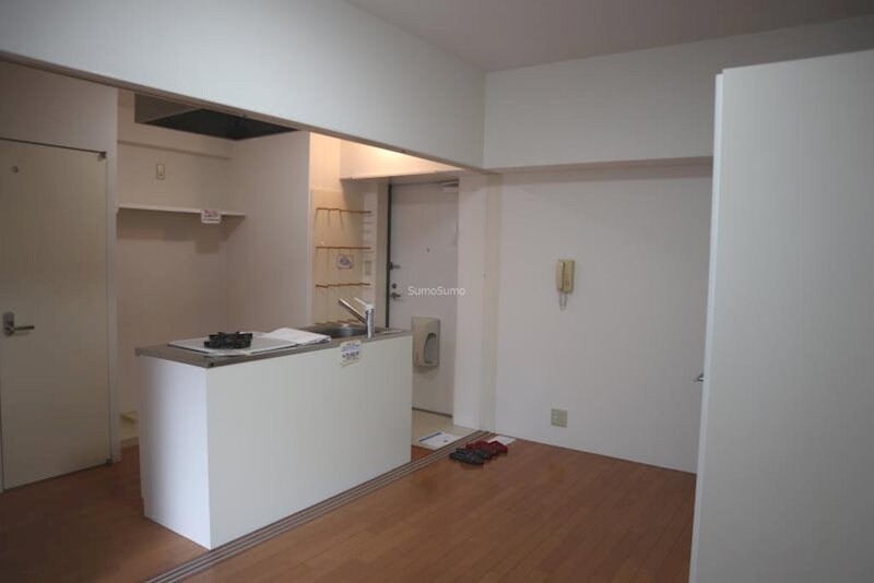 物件内観写真4　(おしゃれな居間です)