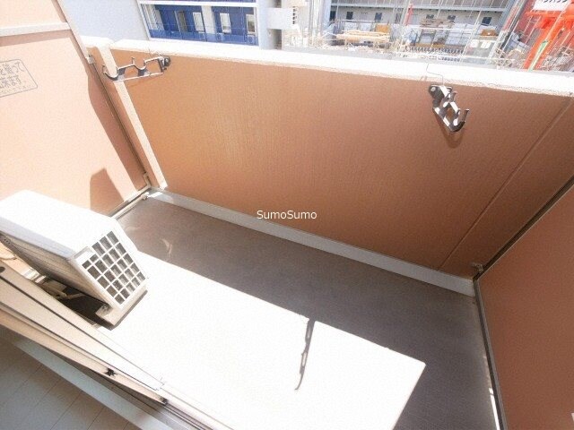 物件内観写真10　(外からの目が気にならないバルコニーで洗濯物が干せます)