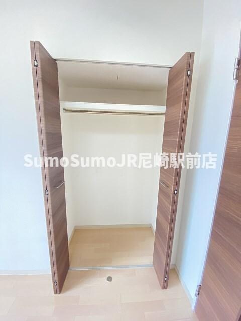 物件内観写真12　(ちょっとした収納スペースも充実しています)