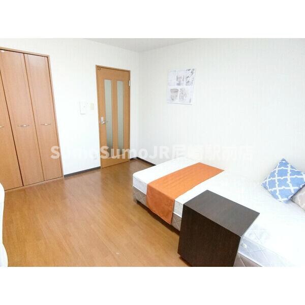 物件内観写真4　(使いやすい居間です)