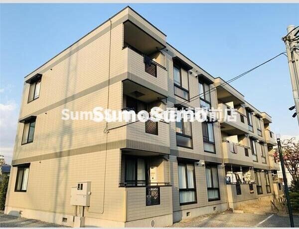 物件外観写真4　(外観は落ち着いています)