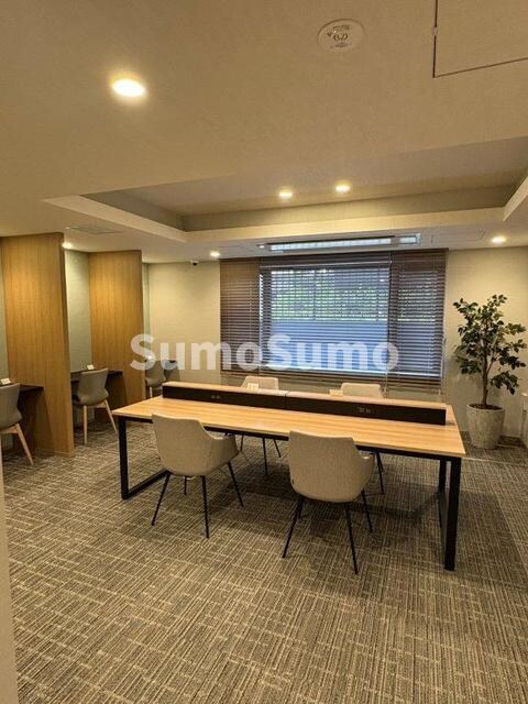 物件外観写真2　(ロビーです)