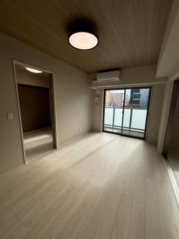 物件内観写真5　(使いやすいリビングです)