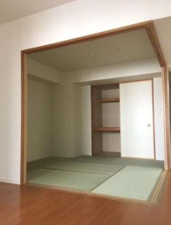寝室(ゆとりの広さです)