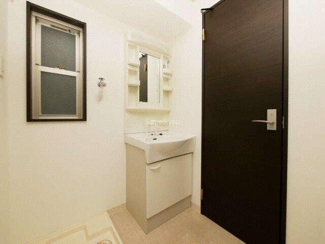 物件内観写真10　(スペースが確保できる洗面所です)