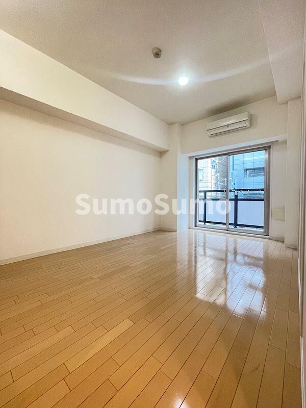 物件内観写真9　(ゆったりとしたリビングです)