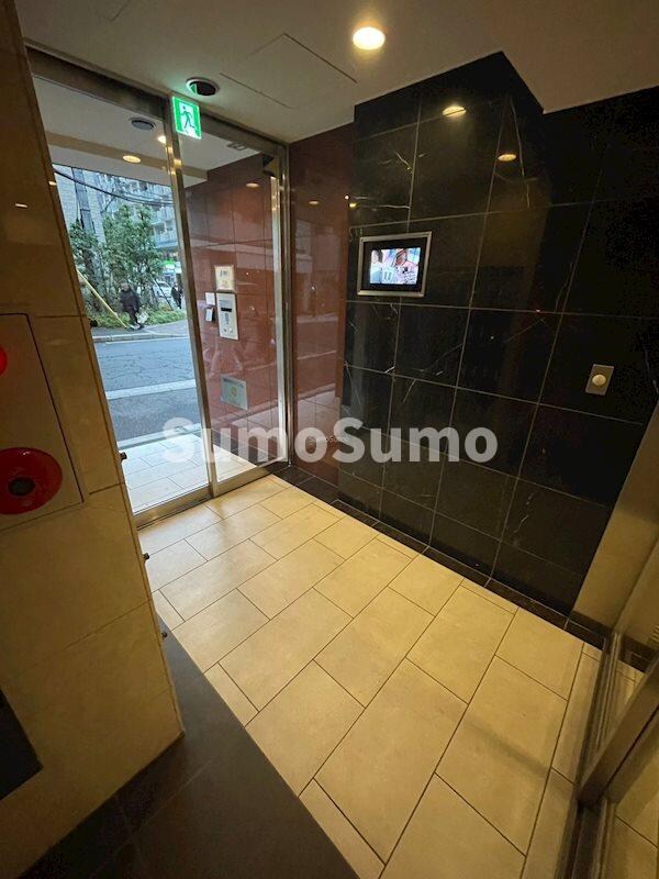 物件外観写真3　(外観は落ち着いています)